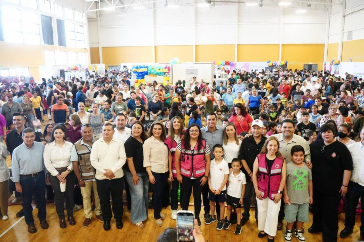 Hermosillo, Sonora; 16 de agosto de 2025.-Gobernador Durazo celebra con éxito la segunda edición del “Bazar Escolar 2025” previo al regreso de clases