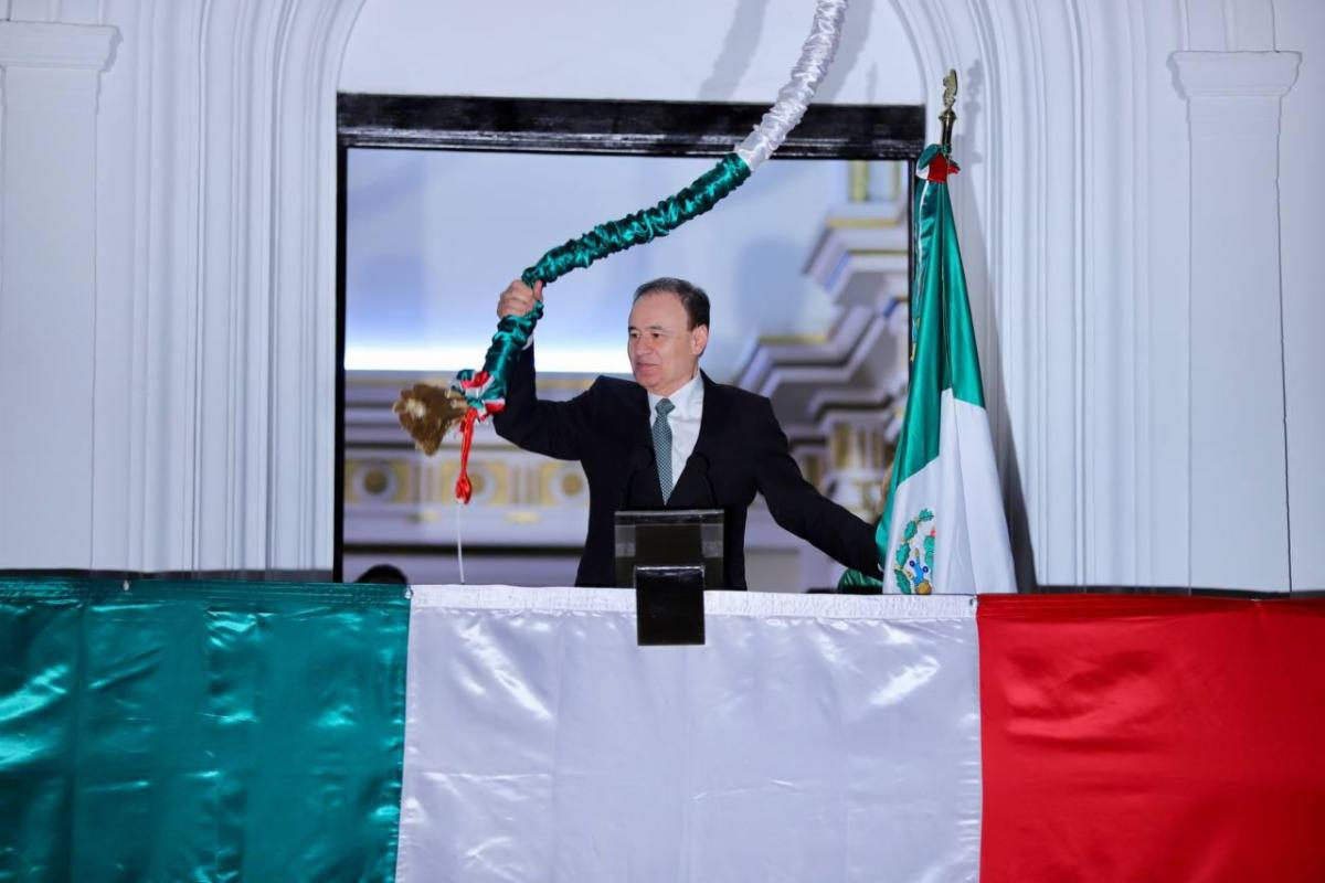   Hermosillo, Sonora; 15 de septiembre de 2024.-Ante 30 mil personas, Gobernador Durazo conmemora ceremonia de 214 Aniversario de Grito de Independencia