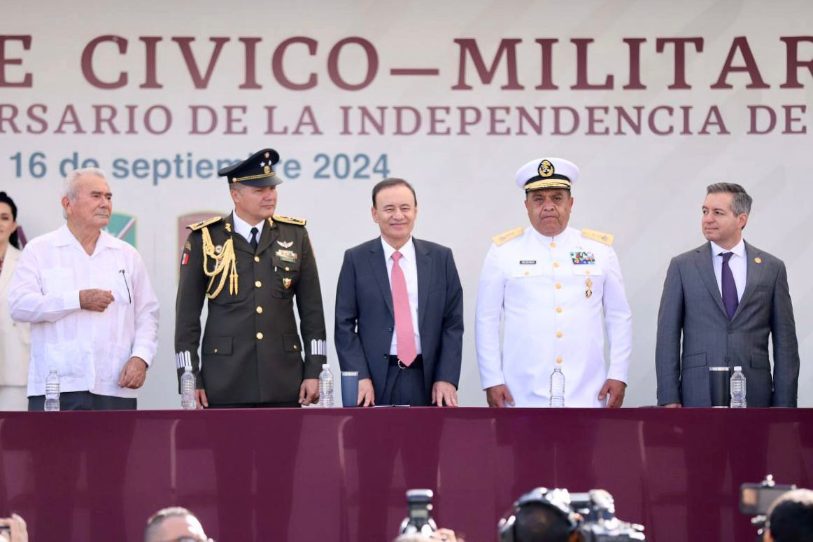   Hermosillo, Sonora; 16 de septiembre de 2024.-Encabeza Gobernador Durazo desfile cívico-militar en celebración por el 214 aniversario de la independencia de México