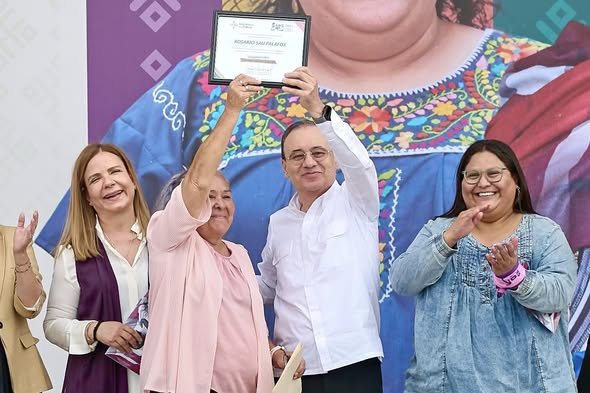  SONORA; 15 DE DICIEMBRE DEL 2025.-El Gobierno de Sonora reconoce y fortalece el liderazgo de las mujeres en el Primer Encuentro Estatal de Tejedoras de la Patria