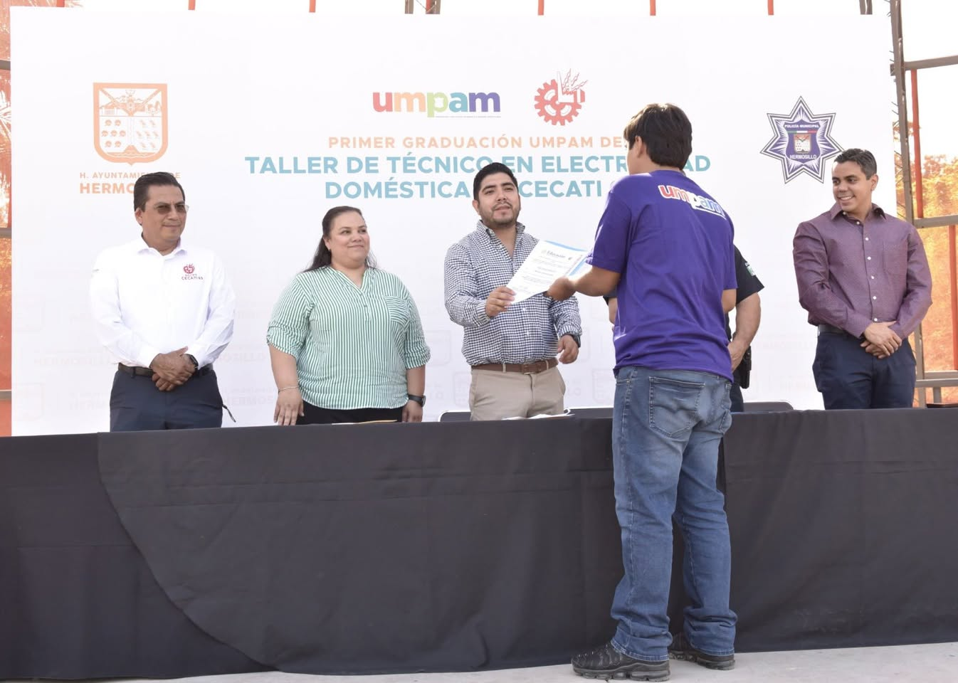 Hermosillo, Sonora; 12 de junio del 2025.-El Gobierno de Hermosillo, a través de UMPAM y en coordinación con CECATI, impulsa el desarrollo juvenil con el Taller Técnico en Electricidad Doméstica