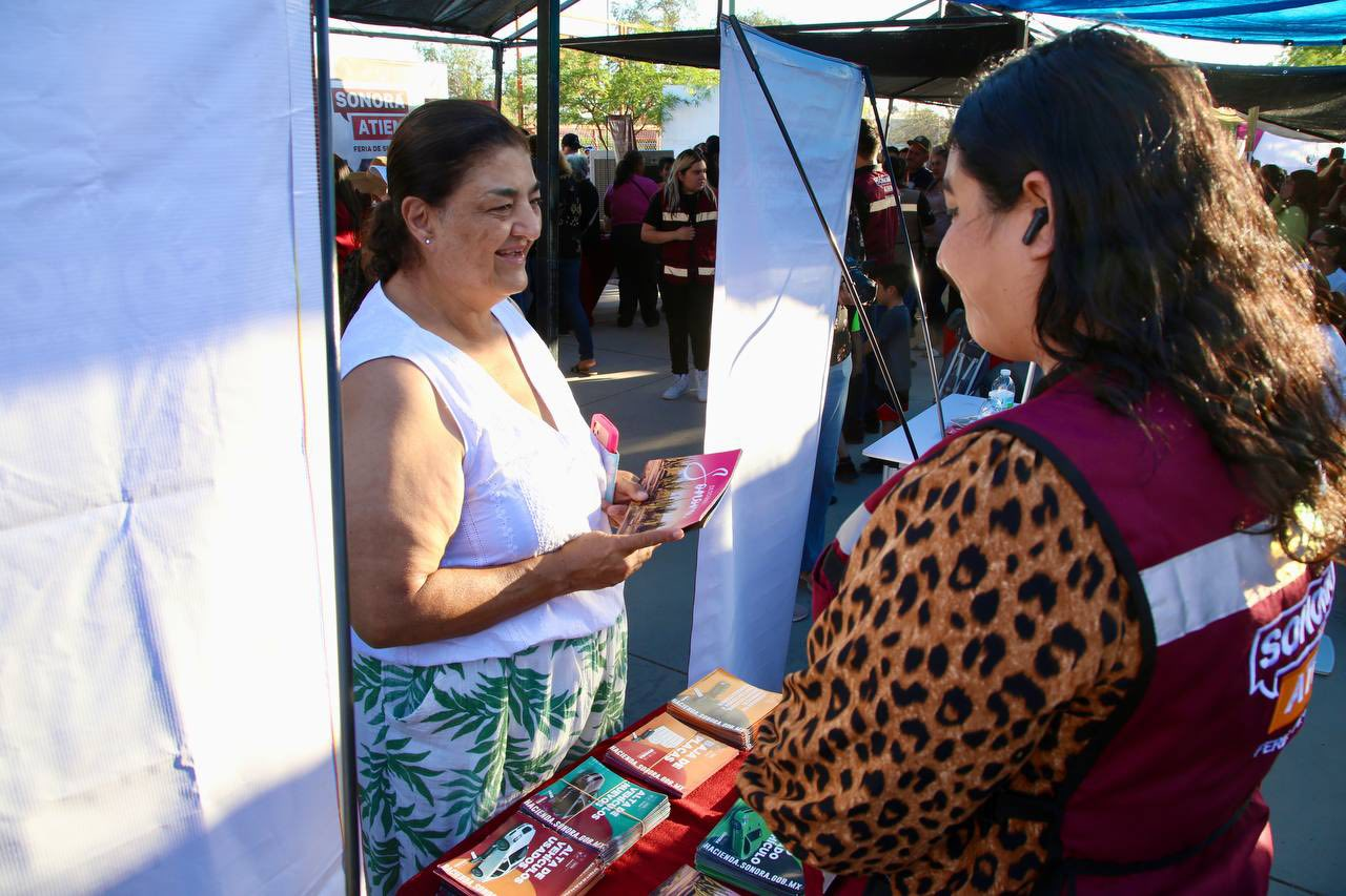 Sonora; 13 de junio del 2025.-El Gobierno del Estado de Sonora, con el respaldo del gobernador Alfonso Durazo, acerca apoyos y trámites gratuitos al parque Misiones en Hermosillo mediante la Feria de Servicios