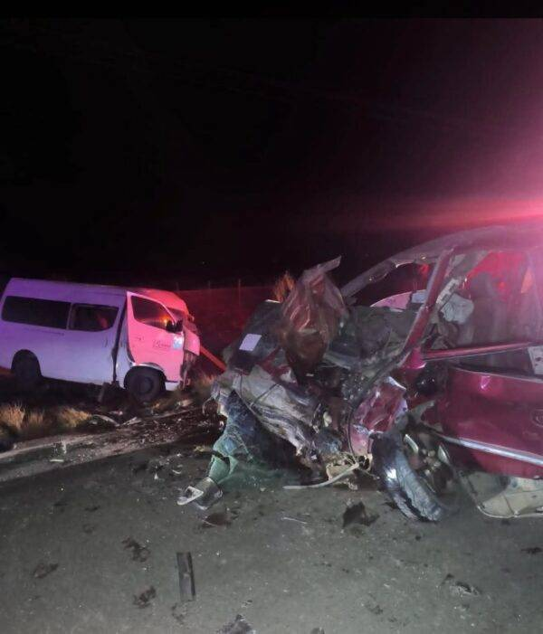Hermosillo, Sonora 12 Agosto 2026.-🚨🚗 &iexcl;TRAGEDIA EN LA COSTA DE HERMOSILLO! CHOQUE FRONTAL DEJA DOS MUERTOS Y TRES HERIDOS