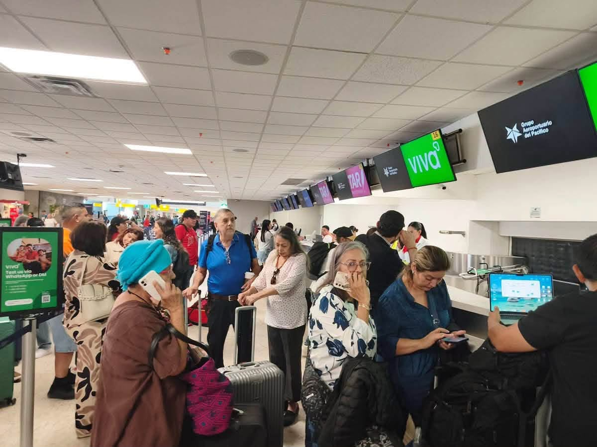 Hermosillo, Sonora 16 Agosto 2026.-🚨✈️ &iexcl;CAOS EN EL AEROPUERTO DE HERMOSILLO! CANCELAN VUELO A GUADALAJARA Y PASAJEROS DENUNCIAN FALTA DE AVISO