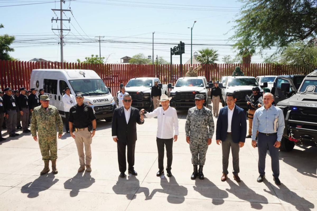 Hermosillo, Sonora; 3 de octubre de 2025.-Con entrega de equipamiento y estímulos a personal de la Fiscalía de Sonora, Gobernador Durazo reconoce resultados en reducción delictiva