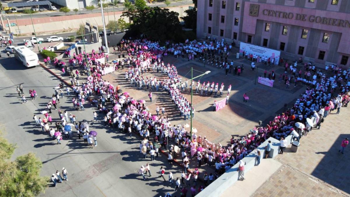  Hermosillo, Sonora; 19 de octubre de 2025.- Realiza Gobierno de Sonora Caminata Conmemorativa de la Lucha Contra el Cáncer de Mama