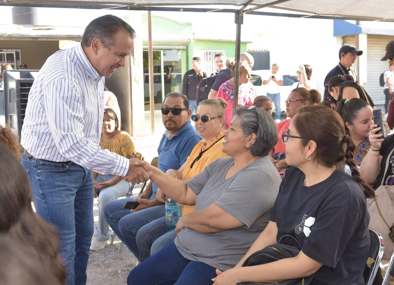 Hermosillo, Sonora; 30 de julio del 2025.-Gobierno Municipal de Hermosillo impulsa la modernización vial con pavimentación en calle Sóstenes Rocha